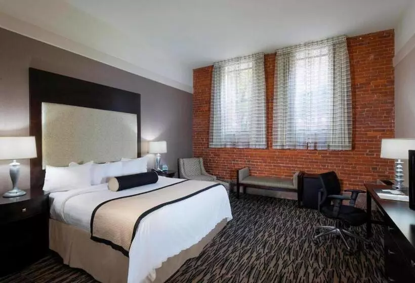 キングサイズベッドのスタンダードルーム, Fairfield Inn & Suites By Marriott Keene Downtown