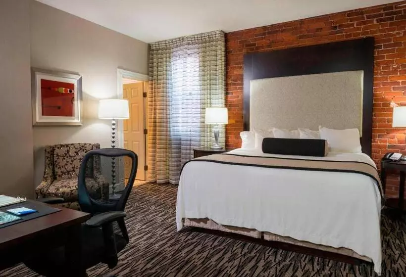 キングサイズベッドのスタンダードルーム, Fairfield Inn & Suites By Marriott Keene Downtown