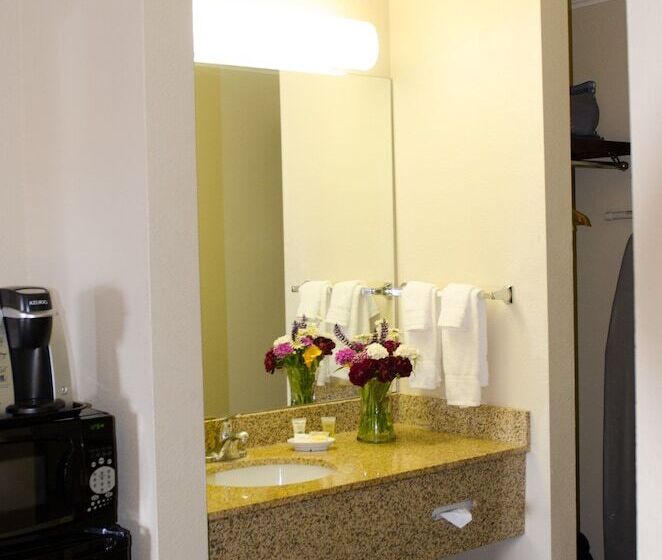 جناح إدارى سرير كينج, Inn At Moses Lake