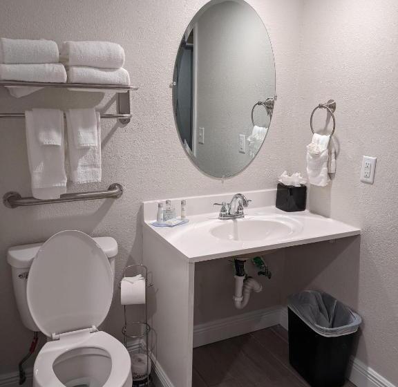 适合残疾人士使用的带超级大床的标准间, Inn On Destin Harbor, Ascend Hotel Collection