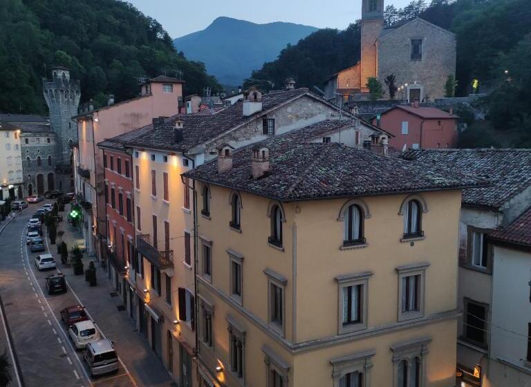 غرفة قياسية, Italia