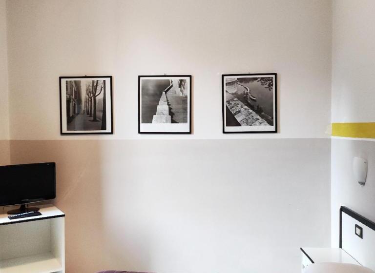 غرفة قياسية سرير كينج, Italia