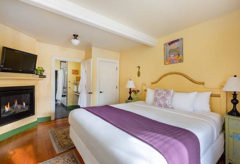 Номер Deluxe Кровать Кинг, Lavender, A Four Sisters Inn