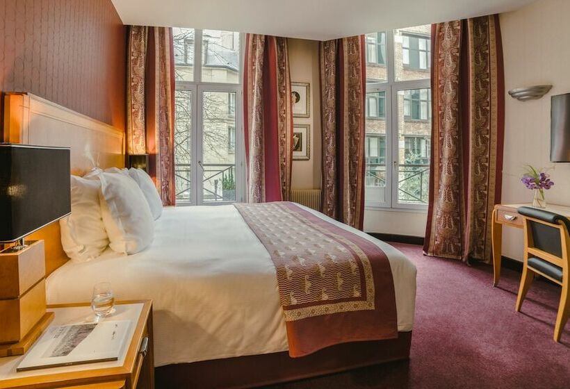 اتاق اجرایی, Les Jardins Du Marais