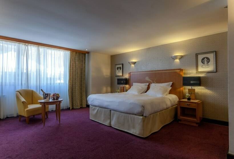 سوییت جونیور اجرایی, Les Jardins Du Marais