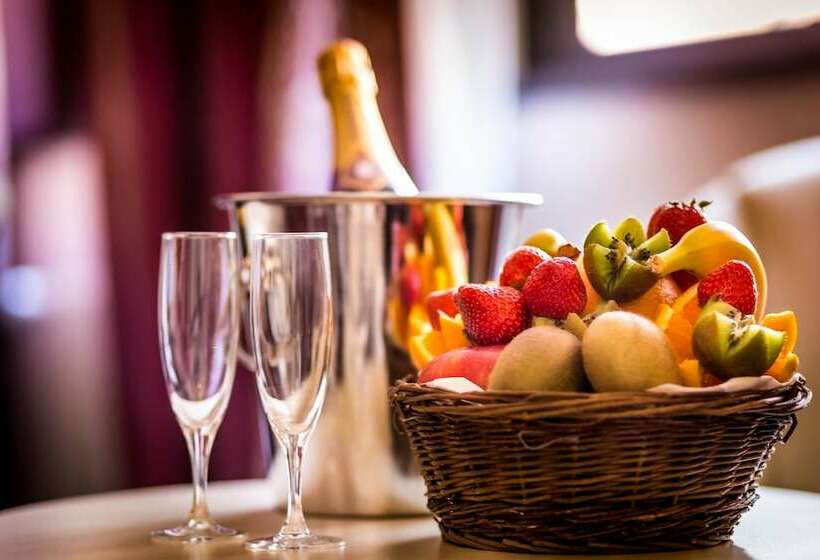 سوییت لوکس, Les Jardins Du Marais