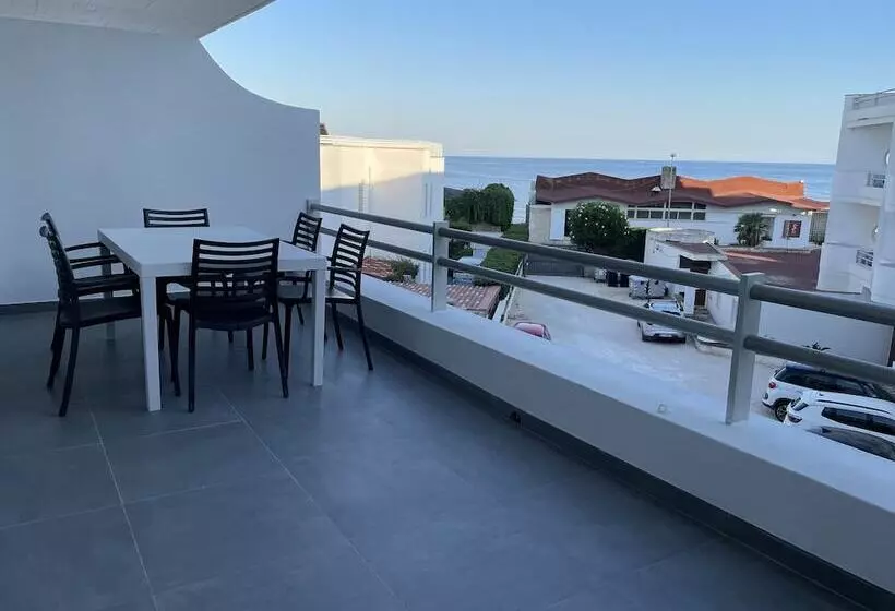 Huoneisto 2 Makuuhuonetta Parveke, Residence Cavalluccio Marino