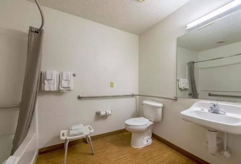 Standard-invahuone, Motel 6 Indianapolis North