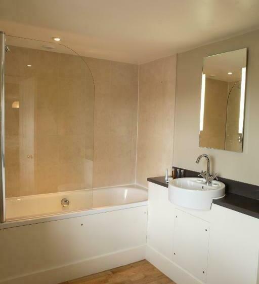 غرفة قياسية, The Crown Inn