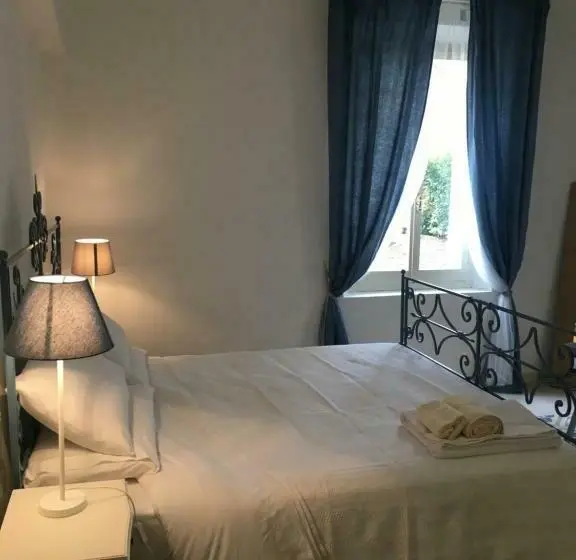 デラックスルーム, Via Mazzini