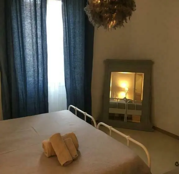 ファミリールーム, Via Mazzini
