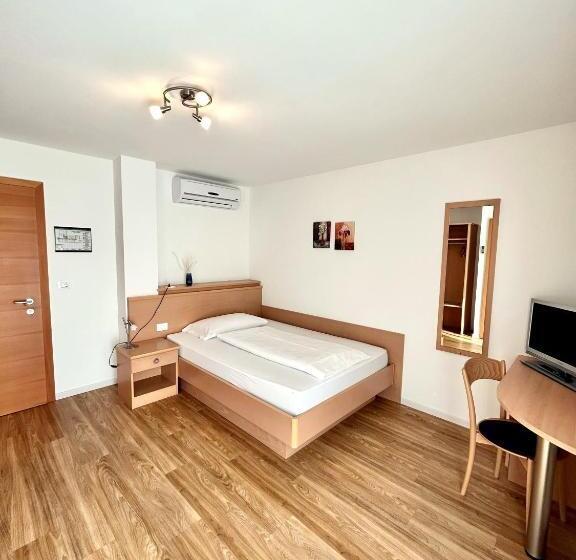 غرفة قياسية فردية, B&b Garni Erika