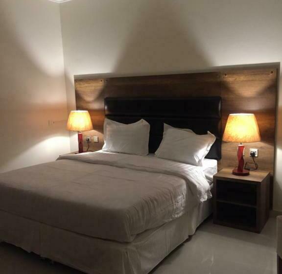 Номер Deluxe, Golden Square