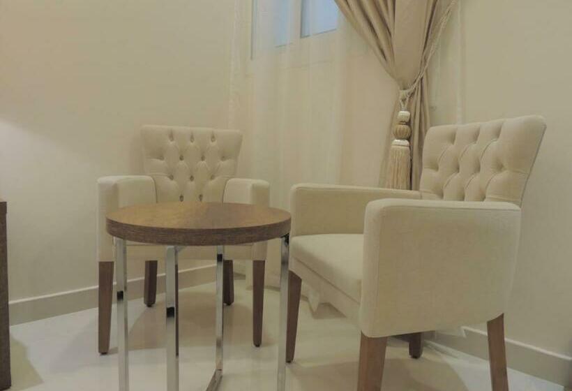 Апартаменты 3 Спальни, Golden Square