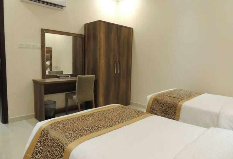 Апартаменты 3 Спальни, Golden Square