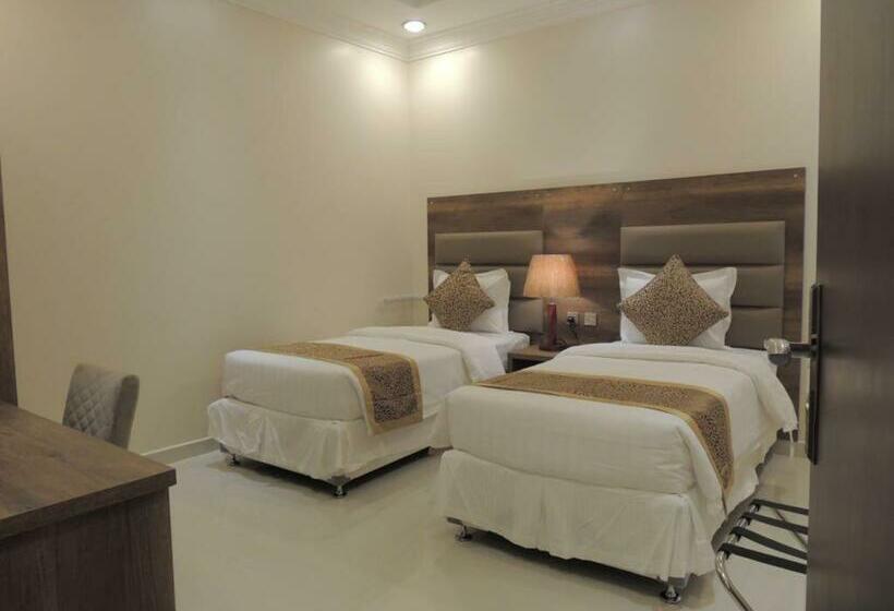 آپارتمان 3 خوابه, Golden Square