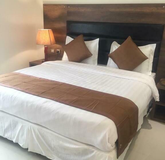 Номер Deluxe, Golden Square