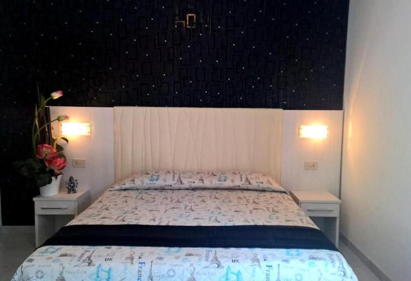 スタンダードルーム, Laura