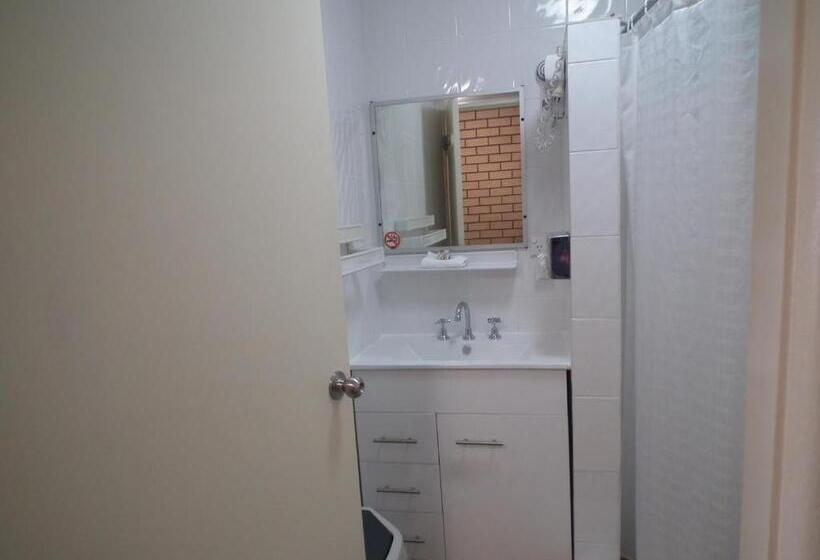 חדר סטנדרט לשלושה, Bega Southtown Motor Inn