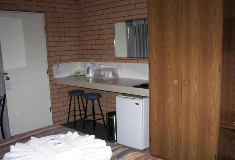 חדר סטנדרט לשלושה, Bega Southtown Motor Inn