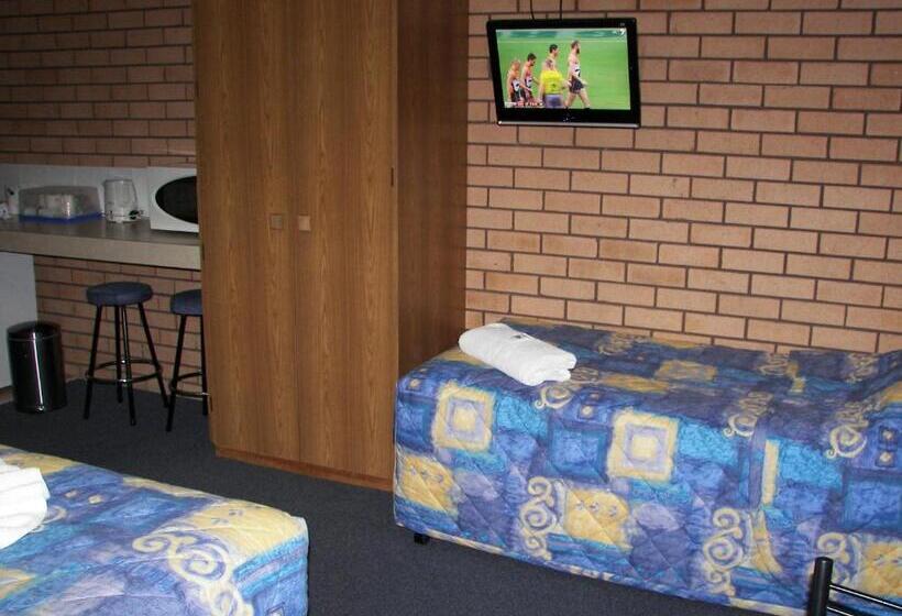 חדר משפחתי, Bega Southtown Motor Inn