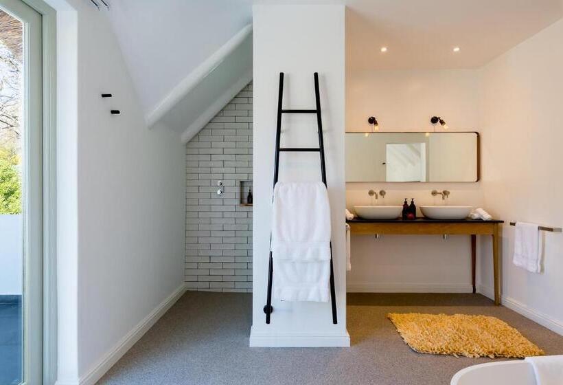 سوئیت با بالکن, Maison Cabrière   Boutique Suites