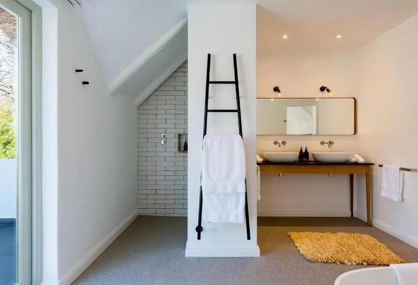 سوئیت با بالکن, Maison Cabrière   Boutique Suites