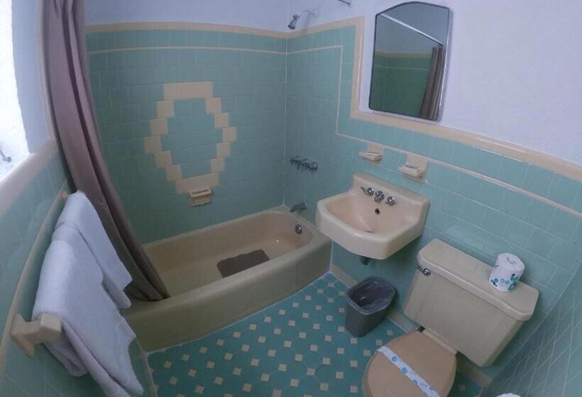 디럭스 룸, Sea Chest Motel