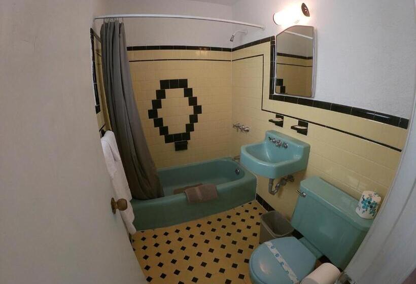 디럭스 룸, Sea Chest Motel