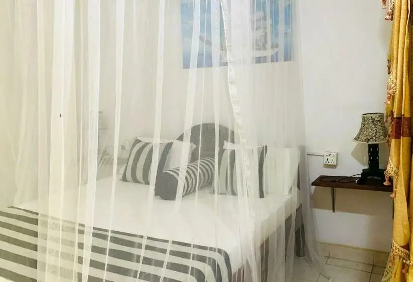 اتاق لوکس, Sigiriya Rock Entrance Holiday Home