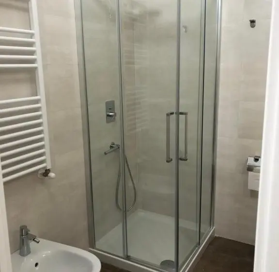 Quarto triplo standard com casa de banho exterior, B&b Il Bacio