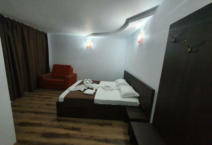 스탠다드 트리플 룸, Pensiunea Bianca