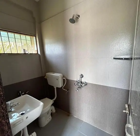 プールビュースタンダードルーム, Shivam Bnb Mandrem Resort