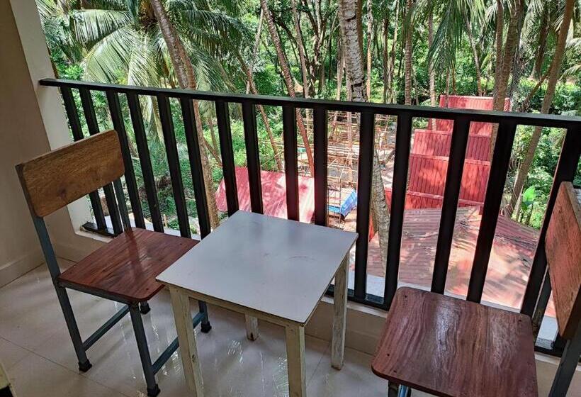 חדר סטנדרט נוף לבריכה, Shivam Bnb Mandrem Resort