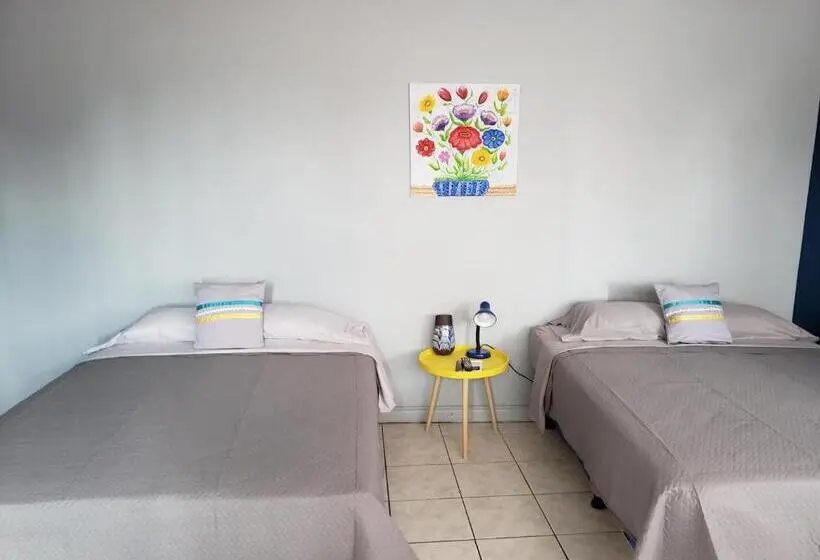 اتاق خانوادگی, Hostal Casa Azul