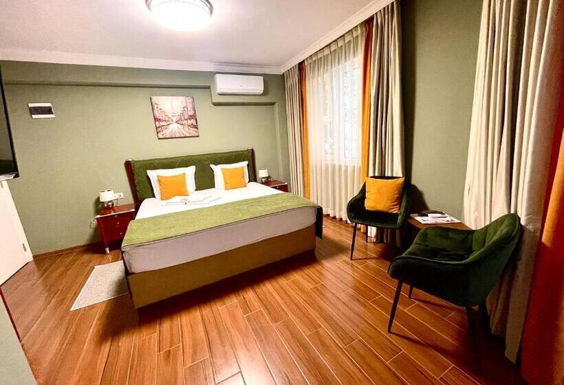 디럭스 룸 킹사이즈 침대, Art Green Boutique