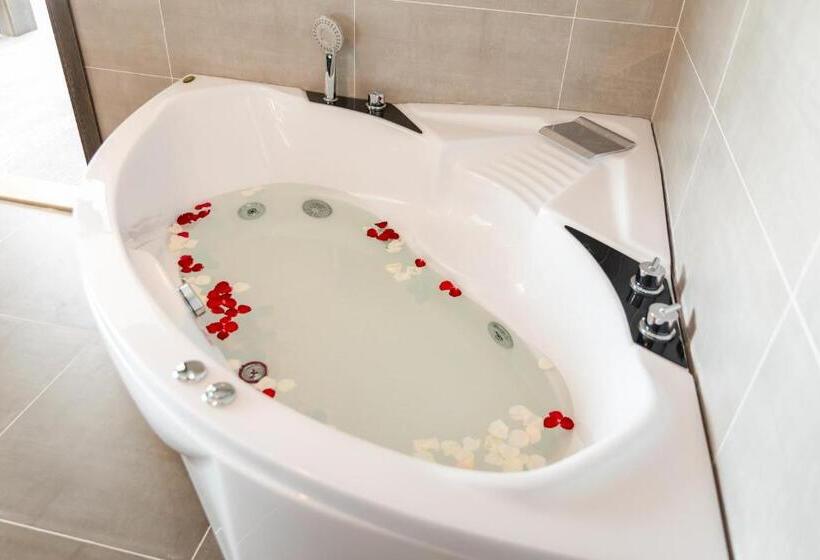 سوییت اجرایی, Muong Thanh Grand Bai Chay