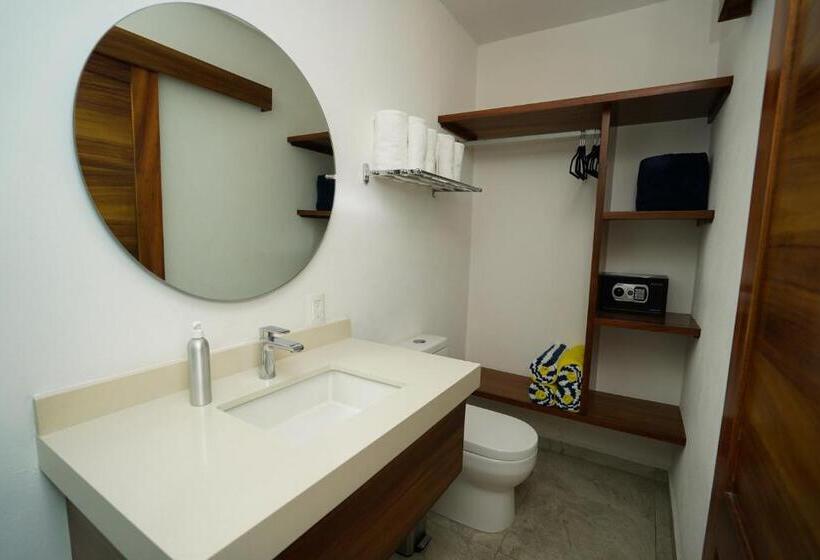 חדר לארבעה סטנדרטי עם מרפסת, Puerto Sayulita