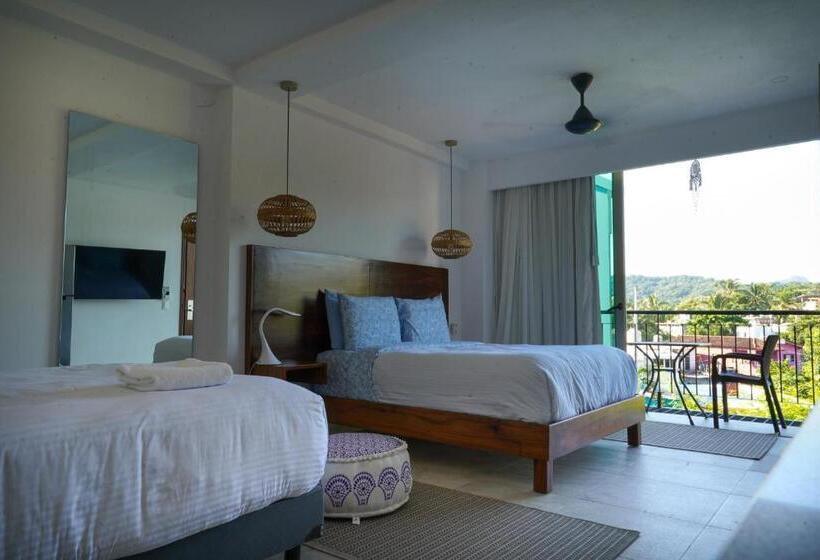 חדר לארבעה סטנדרטי עם מרפסת, Puerto Sayulita