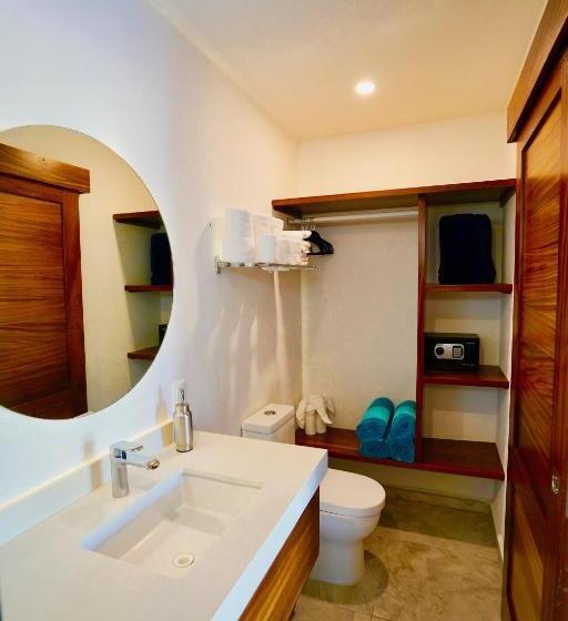 חדר לארבעה סטנדרטי עם מרפסת, Puerto Sayulita