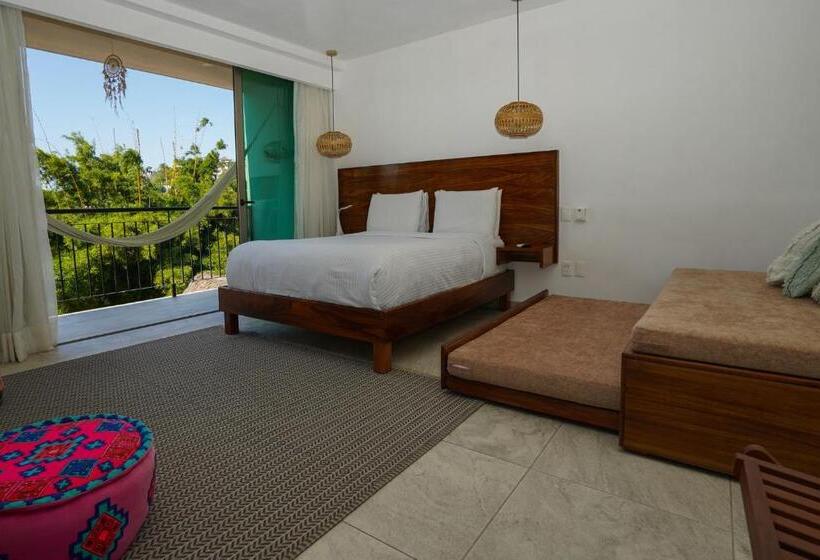 חדר לארבעה סטנדרטי עם מרפסת, Puerto Sayulita