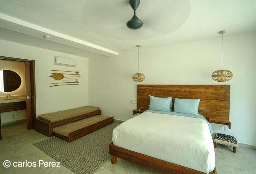 חדר לארבעה סטנדרטי עם מרפסת, Puerto Sayulita