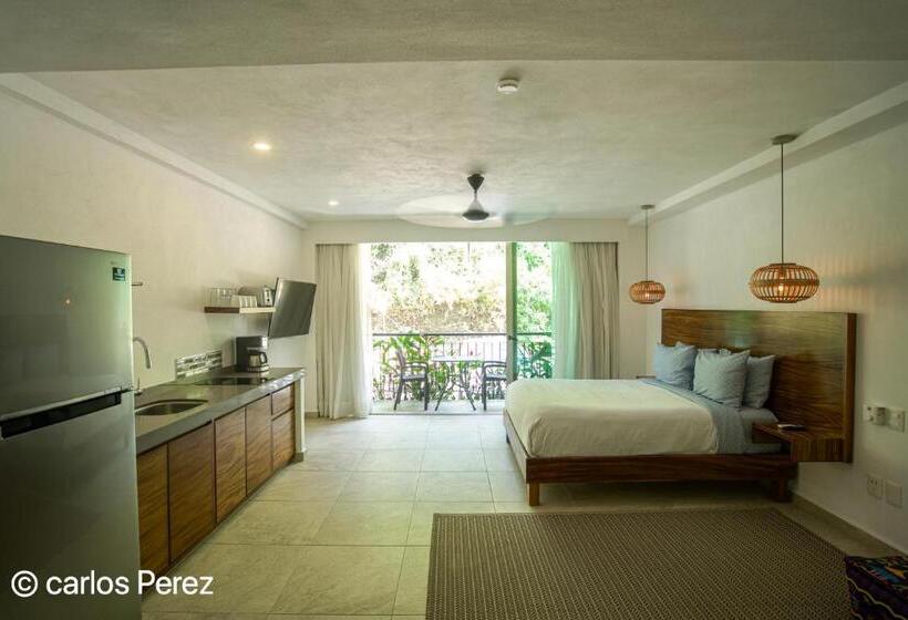 חדר לארבעה סטנדרטי עם מרפסת, Puerto Sayulita