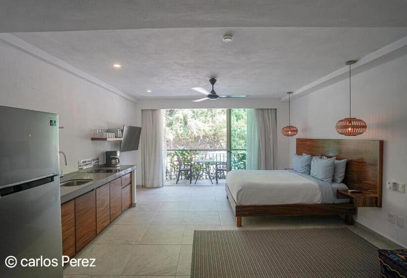 חדר לארבעה סטנדרטי עם מרפסת, Puerto Sayulita