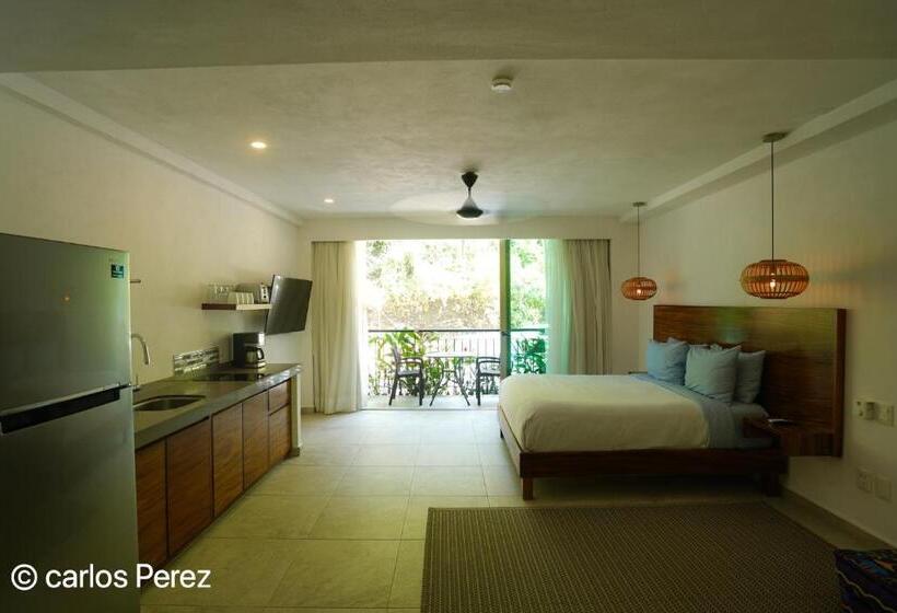 חדר לארבעה סטנדרטי עם מרפסת, Puerto Sayulita