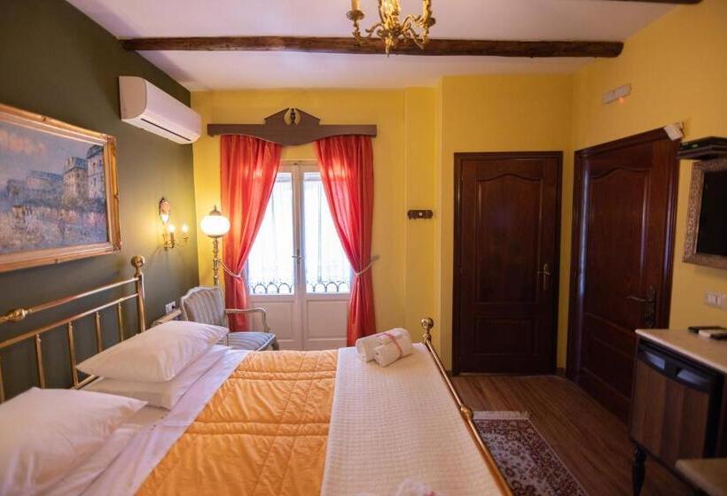 חדר סטנדרט, Bujtina Sidheri