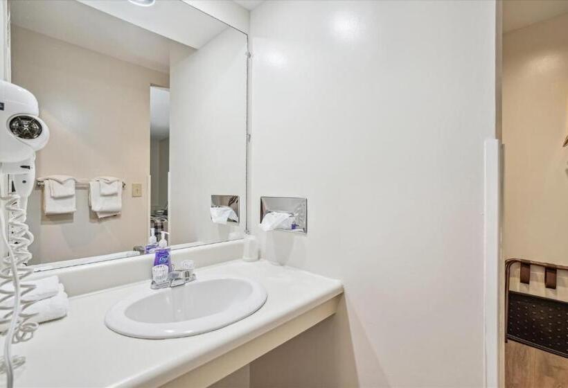 سوییت, Cedarbrook Queen Studio 110