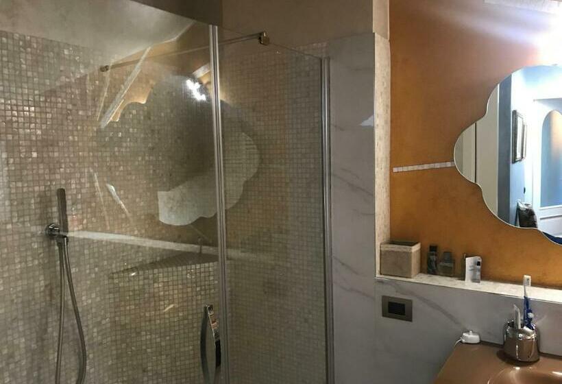 带大床的标准间, B&b Borgo Dei Fiori