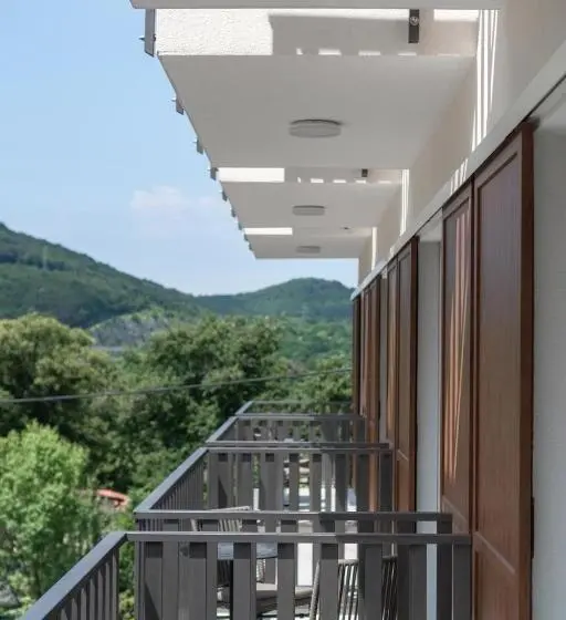 اتاق لوکس با بالکن, Boutique Hotel Grahor