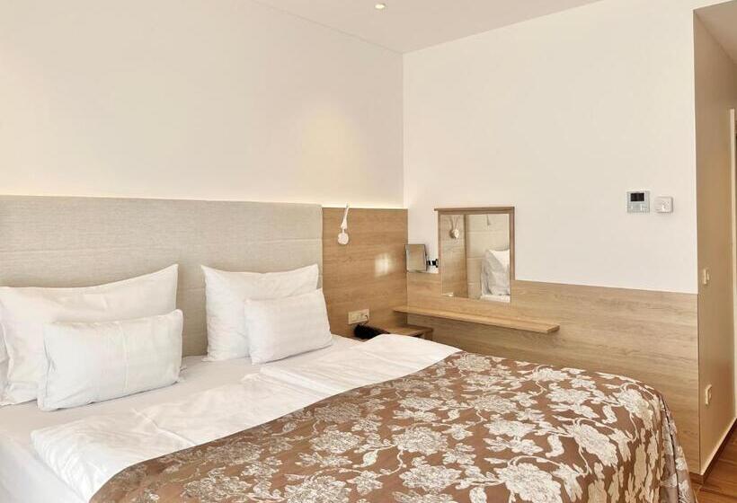 اتاق لوکس با بالکن, Boutique Hotel Grahor